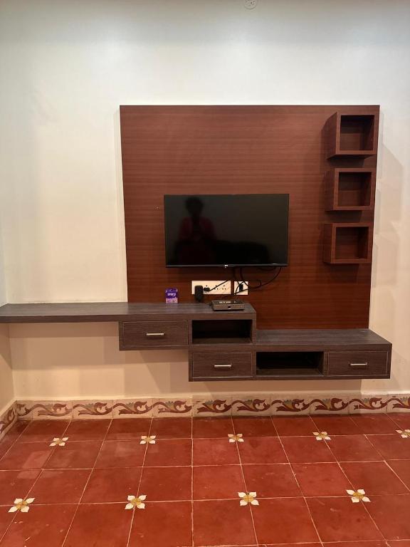 TV a/nebo společenská místnost v ubytování Serene Villa
