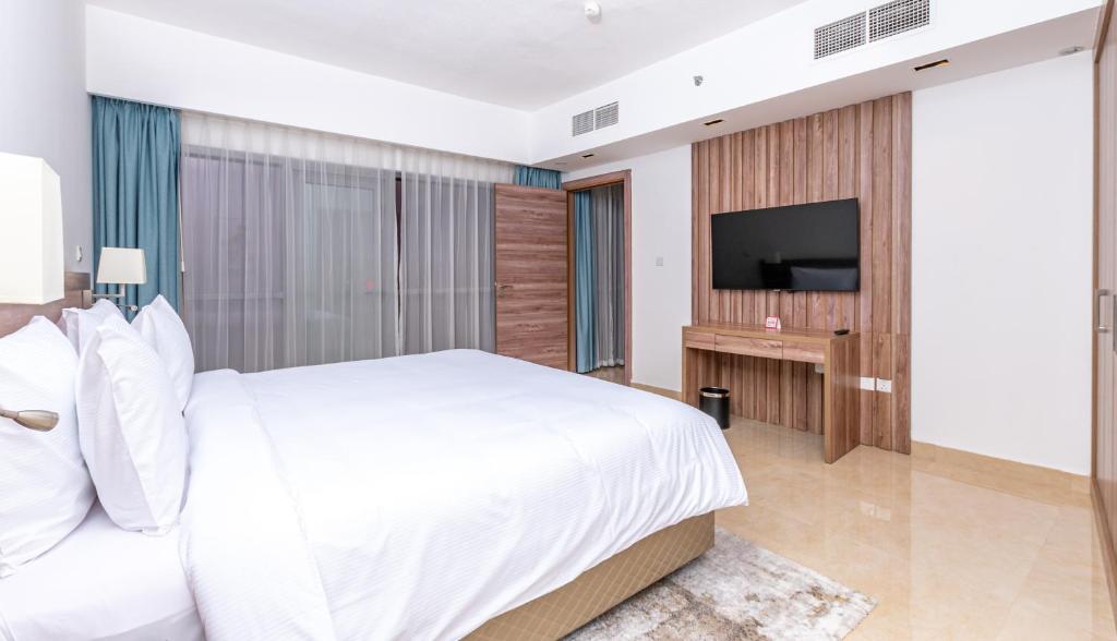 
Family Deluxe One Bedroom King 
