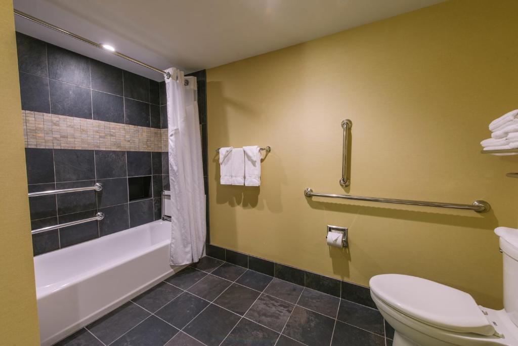 Hotel MTK Mount Kisco - 