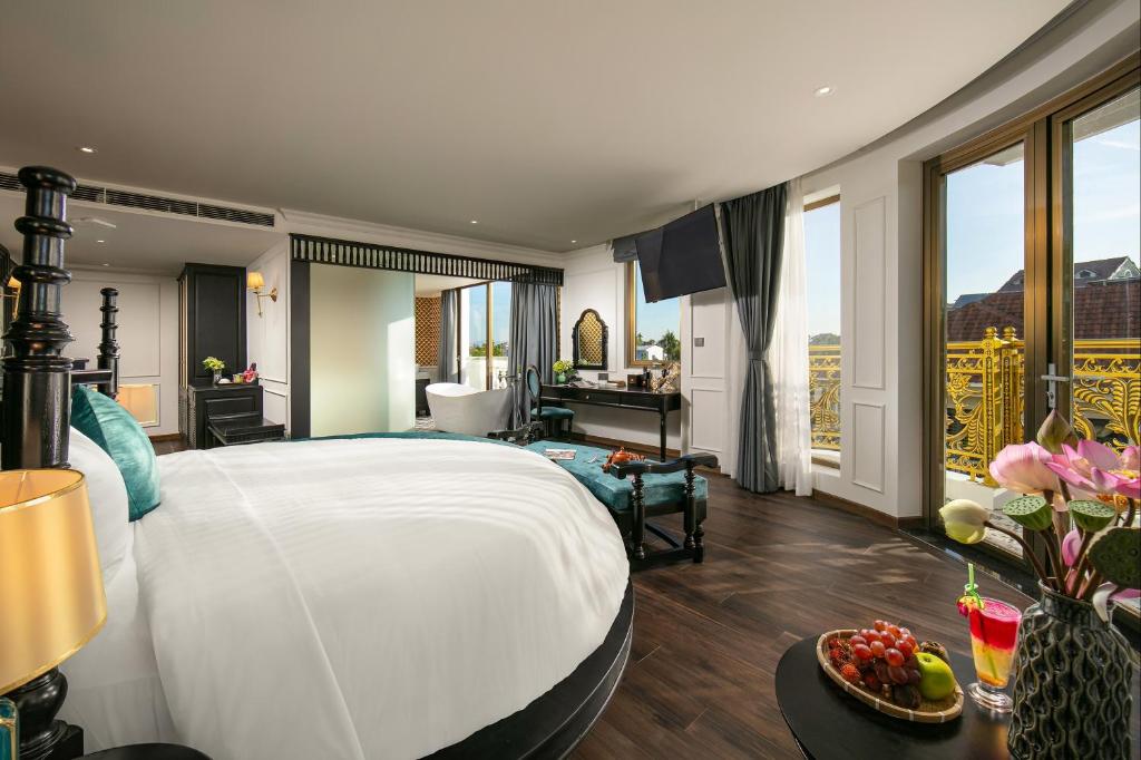 Luxury Indochine Suite