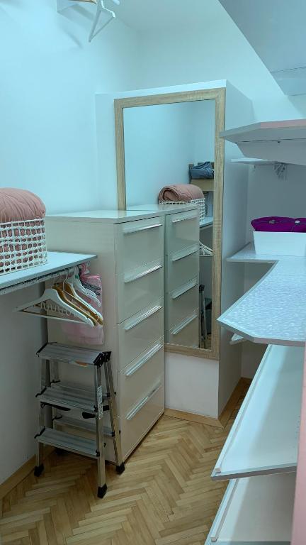 Ένα ή περισσότερα κρεβάτια σε δωμάτιο στο MM Split apartment - 5 min by car to the beach & city center - free public parking