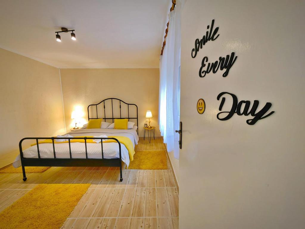 Postel nebo postele na pokoji v ubytování Apartmani Sabina