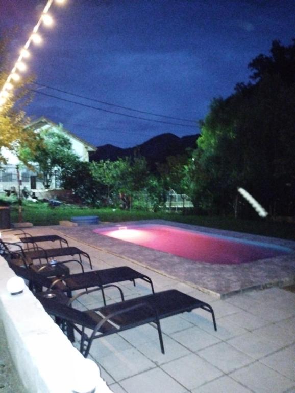 Swimmingpoolen hos eller tæt på CasaMarinela