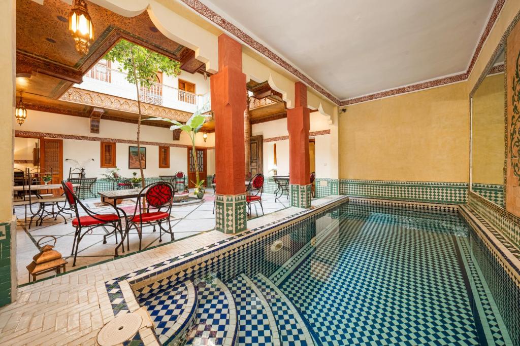 Bazén v ubytování Riad Atlas Acacia nebo v jeho okolí