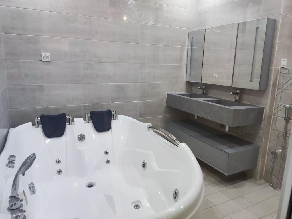 Hary's Aparthotel - Suite Con Bañera De Hidromasaje
