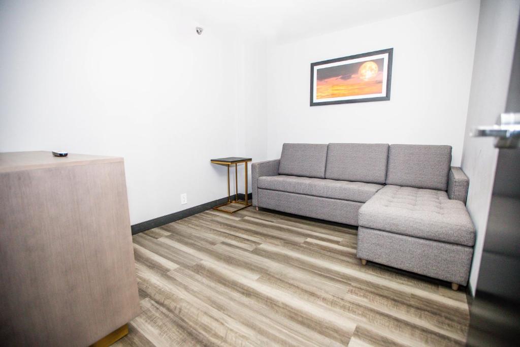 La Quinta by Wyndham Dallas I-35 Walnut Hill Ln - Suite Mit 1 Schlafzimmer Mit Kingsize-Bett - Nichtraucher