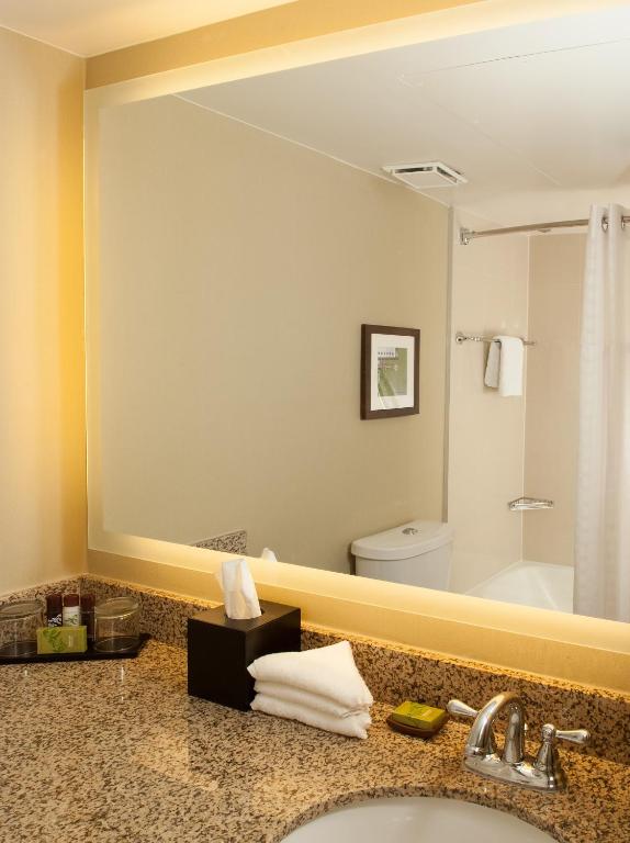 Embassy Suites by Hilton Nashville Airport photo