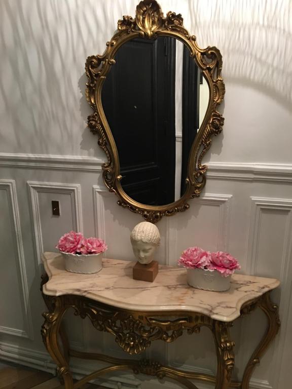 Photo de la galerie de l'établissement Appartement 3 chambres Jardin du Luxembourg, à Paris