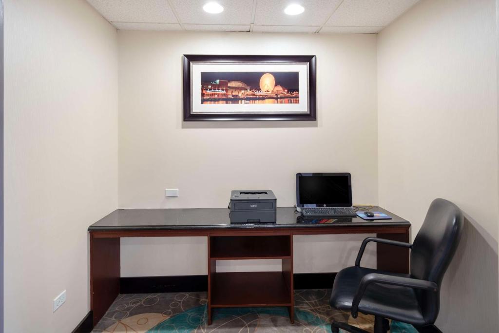 Best Western Plus Chicagoland - Countryside photo