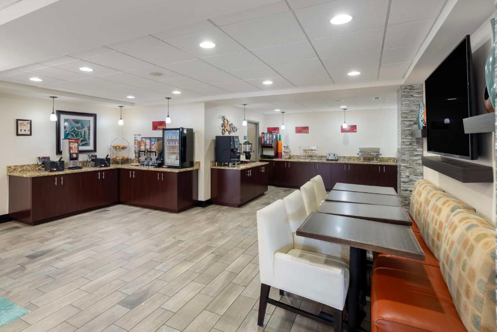 Best Western Plus Chicagoland - Countryside photo