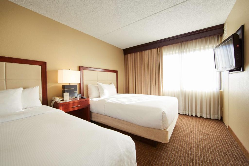 DoubleTree Suites by Hilton Hotel Cincinnati - Blue Ash - Suite Estándar Con Dos Camas Dobles Y Sofá Cama