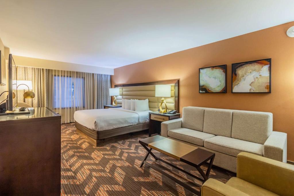 DoubleTree by Hilton Lawrence photo