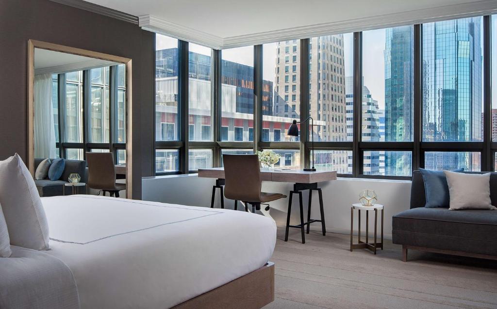 The Marquette Hotel, Curio Collection by Hilton - Sala De Rey Premium