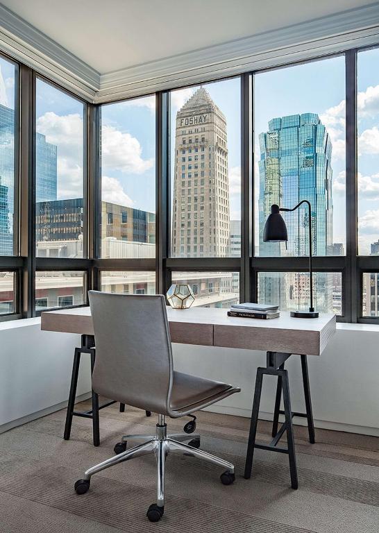 The Marquette Hotel, Curio Collection by Hilton - Deluxe King Room - Acceso Auditivo