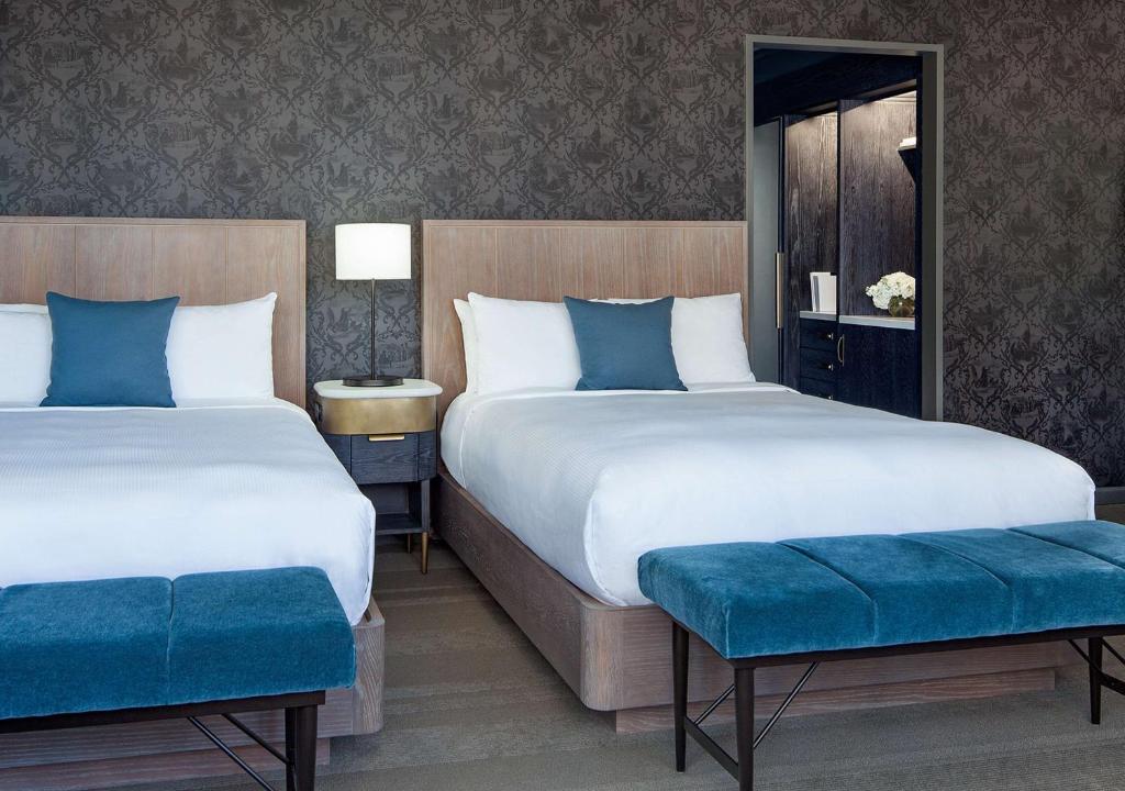 The Marquette Hotel, Curio Collection by Hilton photo