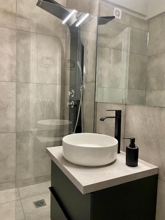 Kúpeľňa v ubytovaní Cozy apartment in Kolonaki Athens - Sleeps 5