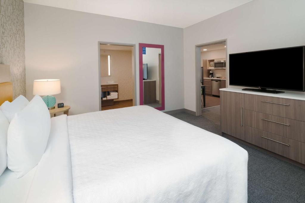 Home2 Suites By Hilton Brunswick - Suite 1 Chambre Lit King-Size - Non-Fumeurs