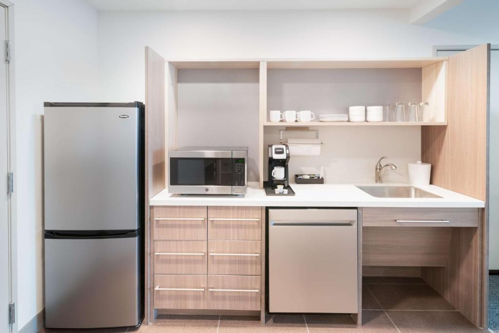 Home2 Suites By Hilton Brunswick photo