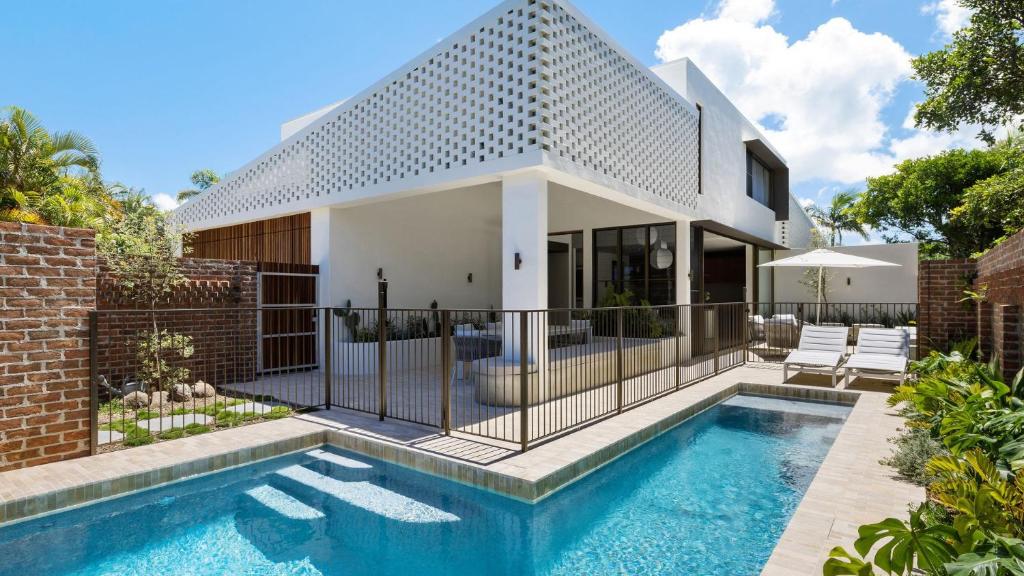 Bazén v ubytování Villa Alcorn nebo v jeho okolí