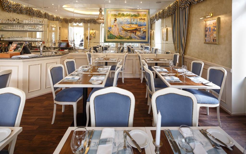 Restauracja lub miejsce do jedzenia w obiekcie Villa Basileia Riverside