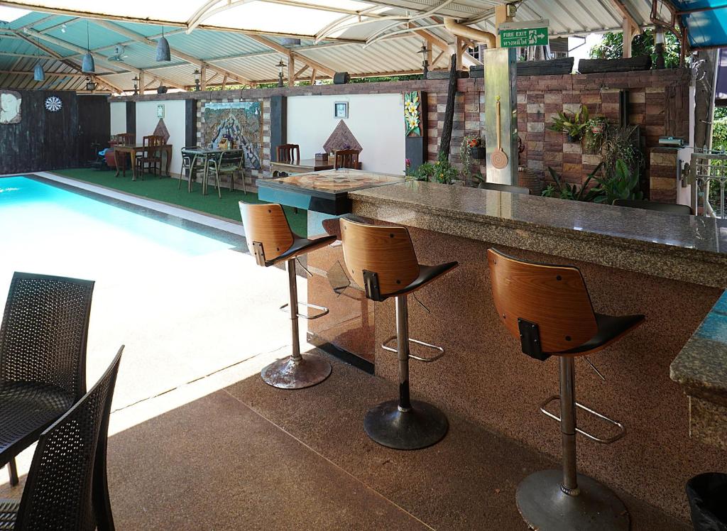 Bazén v ubytování Udon Thai House Resort & Hotel nebo v jeho okolí