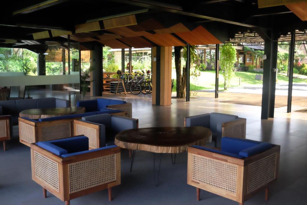 Posezení v ubytování Teras Hotel Ijen Banyuwangi