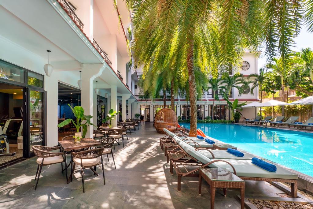 Bazén v ubytování Hadana Boutique Resort Hoi An nebo v jeho okolí
