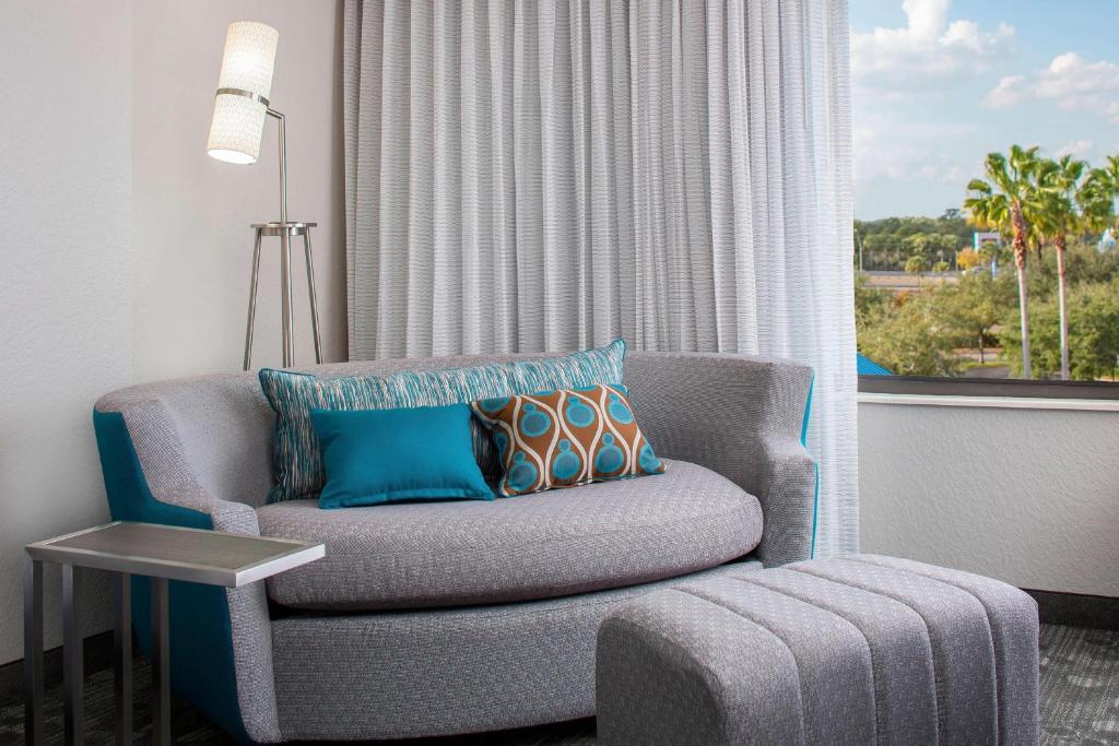 Courtyard by Marriott Orlando Lake Buena Vista in the Marriott Village photo