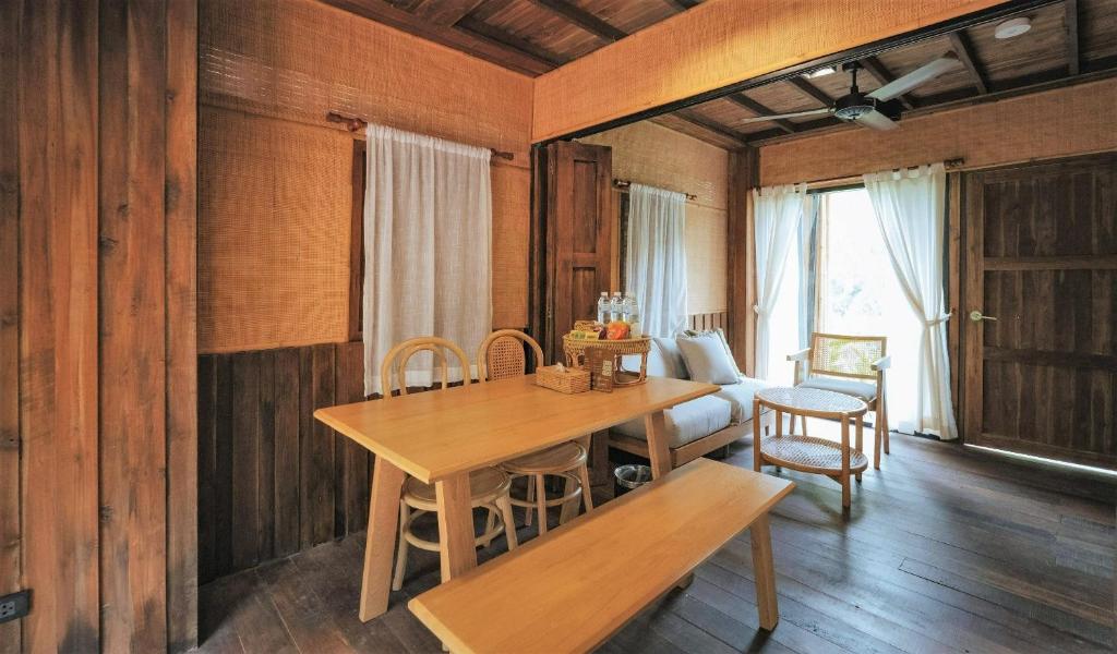 อุ่นไอมาง สะปัน - Camera Quadrupla Classica