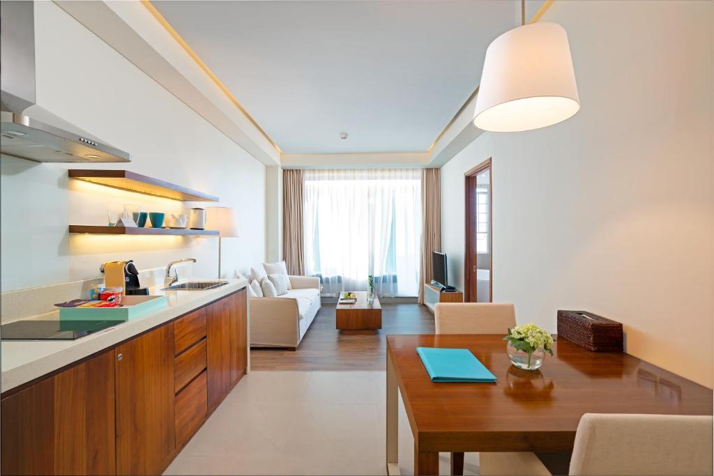 Special Offer - One-bedroom Ocean View Suite with Balcony