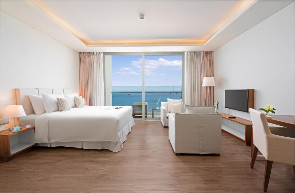 Special Offer - Studio Ocean View with Balcony