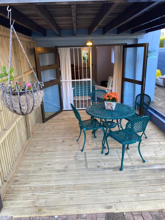 Balkón nebo terasa v ubytování Self Catering Luke Drive Onrus