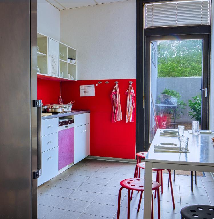 Kuchyň nebo kuchyňský kout v ubytování Gästehaus Kaiserpassage- Ihr Cityhostel