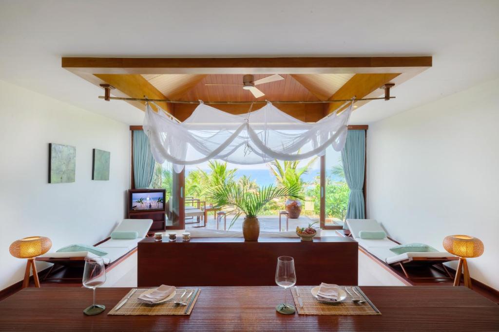 Suite 2 Phòng Ngủ Nhìn Ra Biển - Bao Trọn Gói Spa