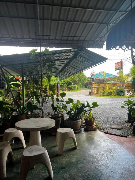 Zahrada ubytování Phumthada Rommanee Krabi Resort