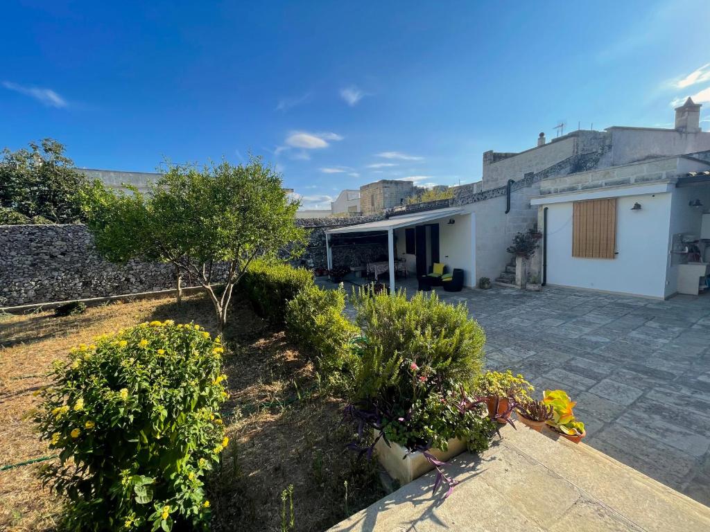 The building in which the holiday home is located