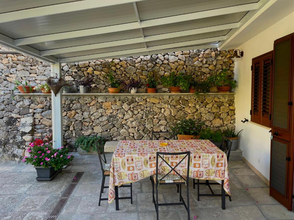 A patio or other outdoor area at Dimora Storica San Giovanni