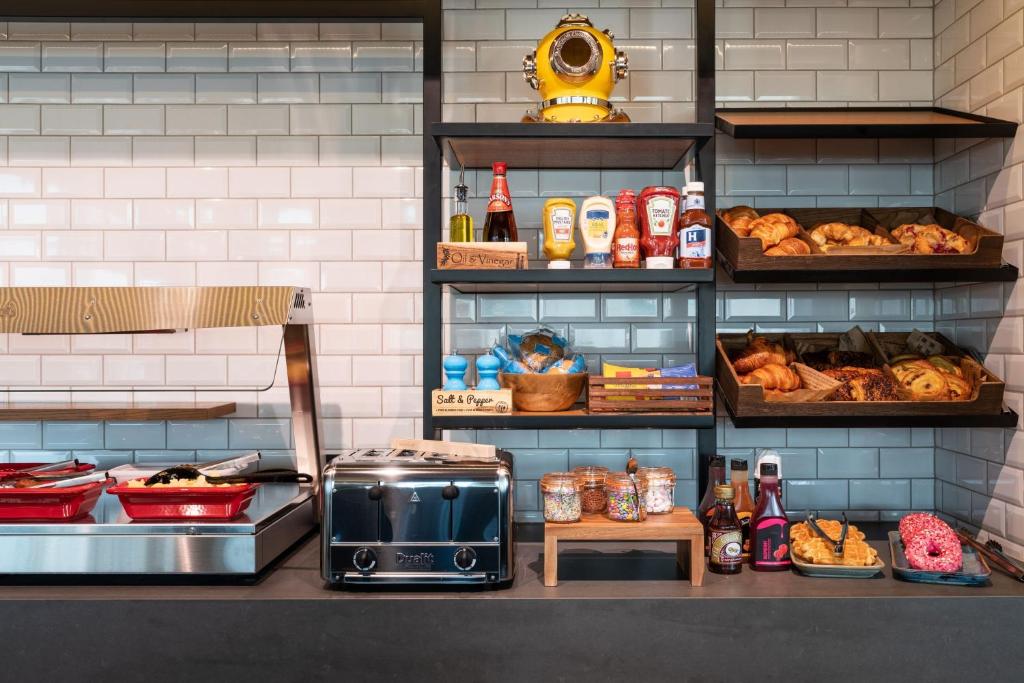 Moxy Chester - Resim 38