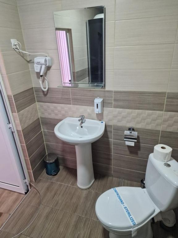 Koupelna v ubytování Hotel Saradis