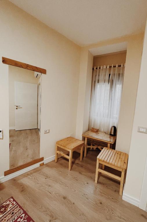 Fotografie z fotogalerie ubytování At Pikotiko's - Korca City Rooms for Rent v destinaci Korçë
