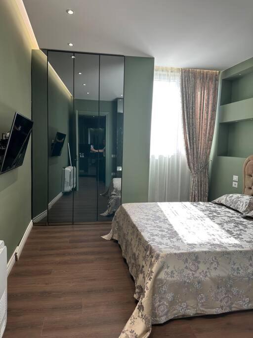 Green Apartment - Image 7