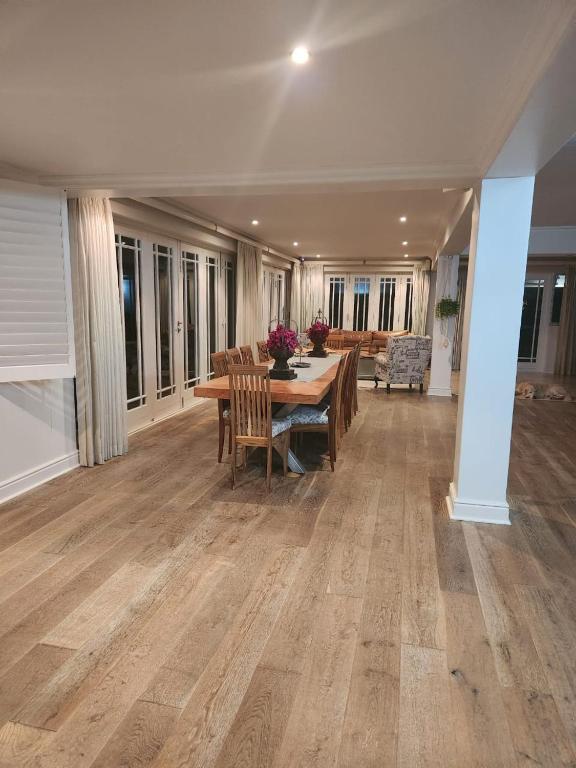 Beachway Guesthouse - Luxury Holiday Home