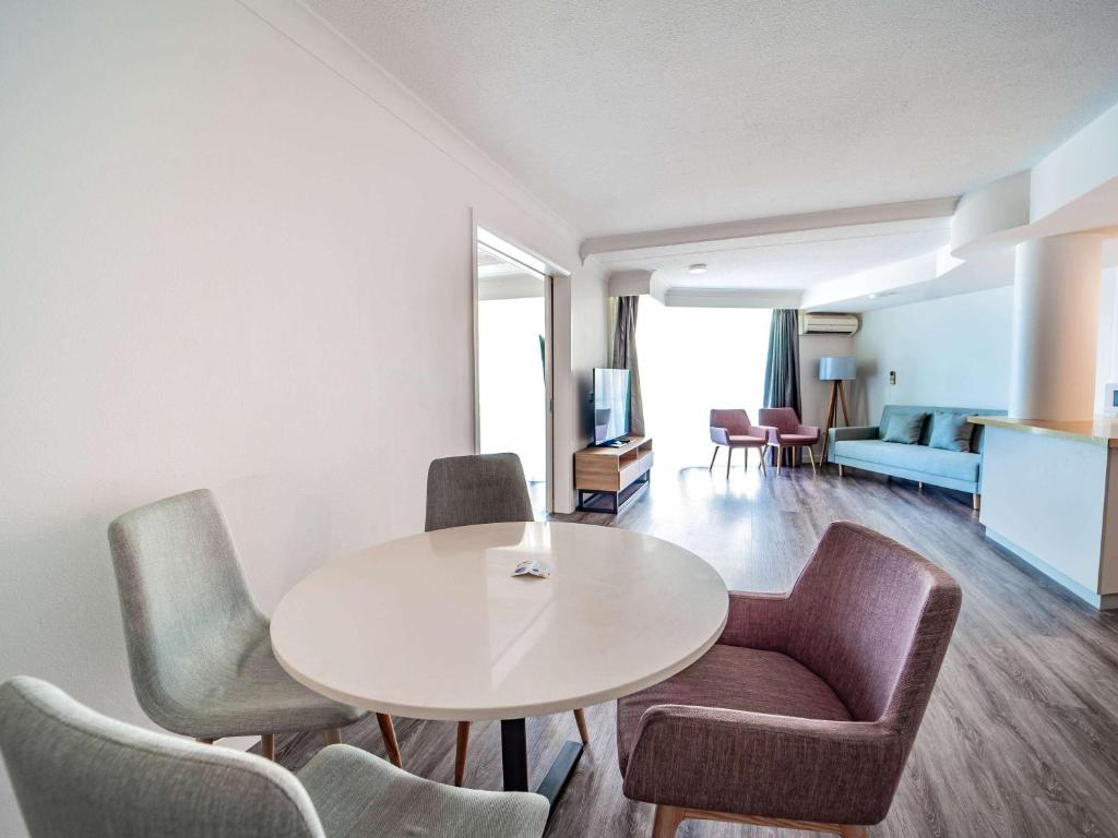 Posezení v ubytování Novotel Cairns Oasis Resort
