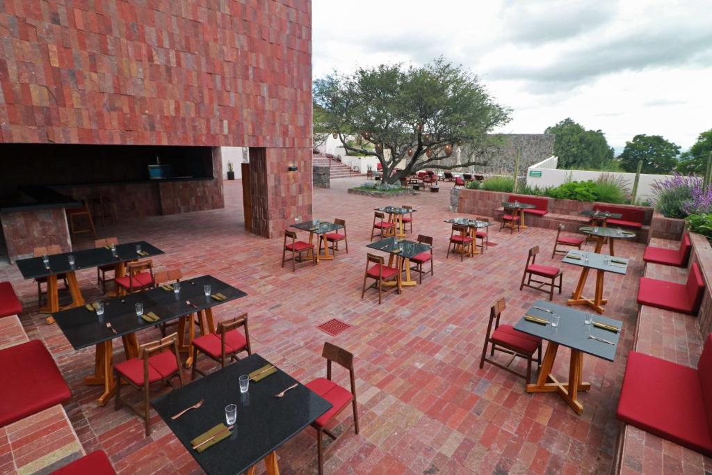 Restaurace v ubytování Albor San Miguel de Allende, Tapestry Collection by Hilton