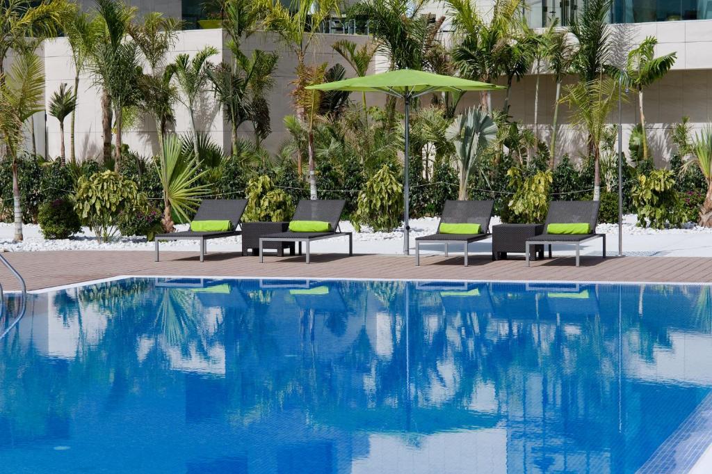 Bazén v ubytování La Finca Resort nebo v jeho okolí