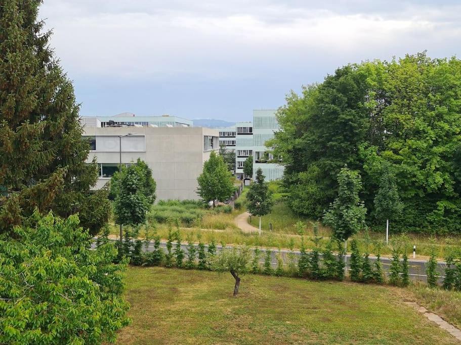 Giardino di Appartement confortable à deux pas de l'EPFL - l'UNIL