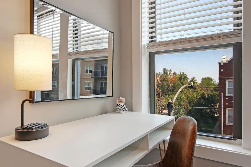 Foto dalla galleria di 3BR Spacious Apartment with In-Unit Laundry - Kedzie 3F a Chicago