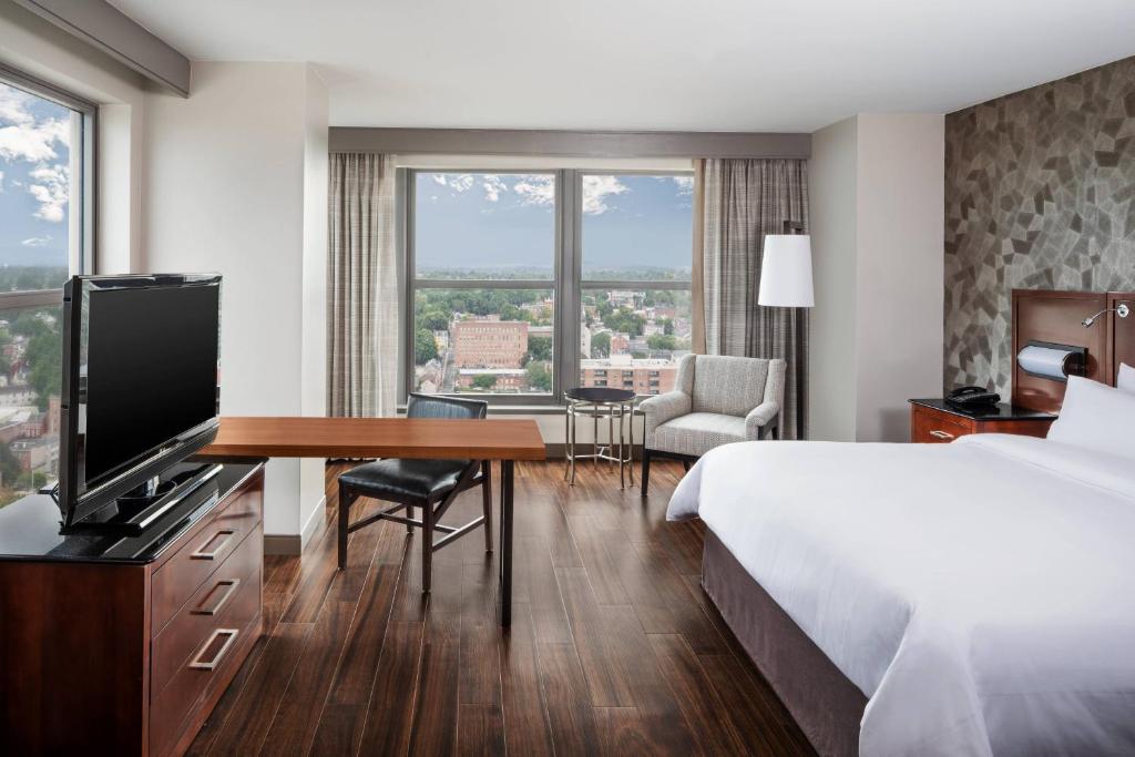 Lancaster Marriott at Penn Square - 