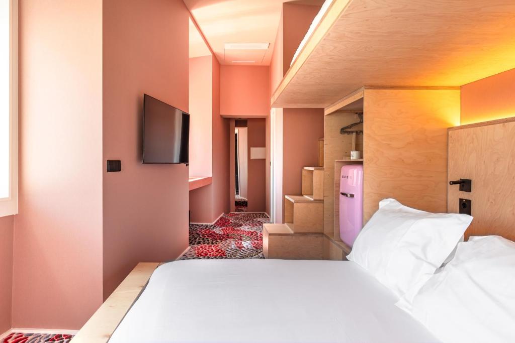 
Superior Triple Room
