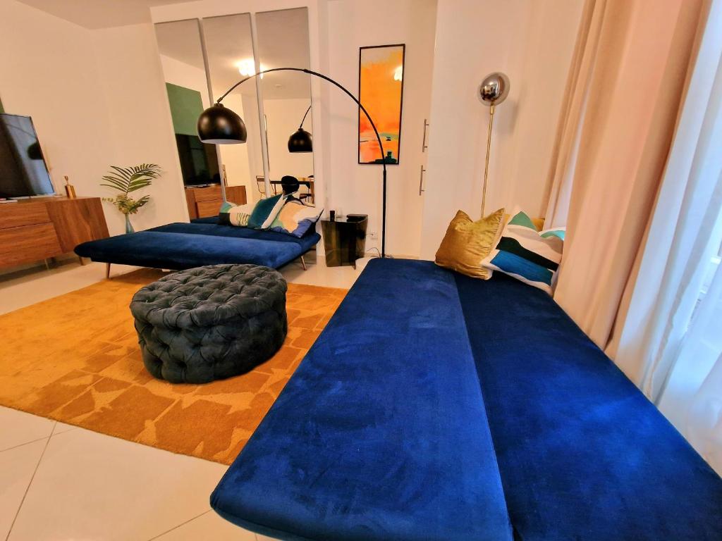 Posezení v ubytování Modern Hyde Park Home with Private Entrance & Private Back Patio near Bayswater & Paddington Stations
